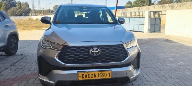 Innova Hycross